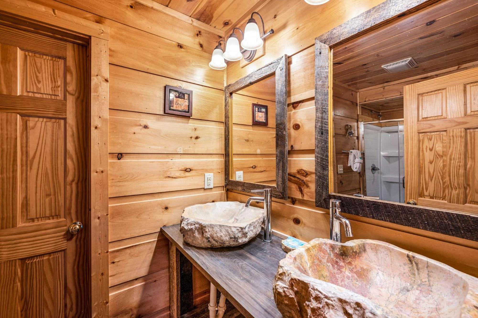 Take My Breath Away Holiday Home Гетлинбург Екстериор снимка
