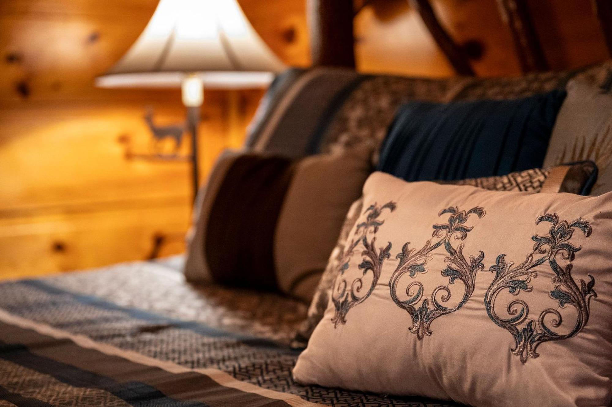 Take My Breath Away Holiday Home Гетлинбург Екстериор снимка