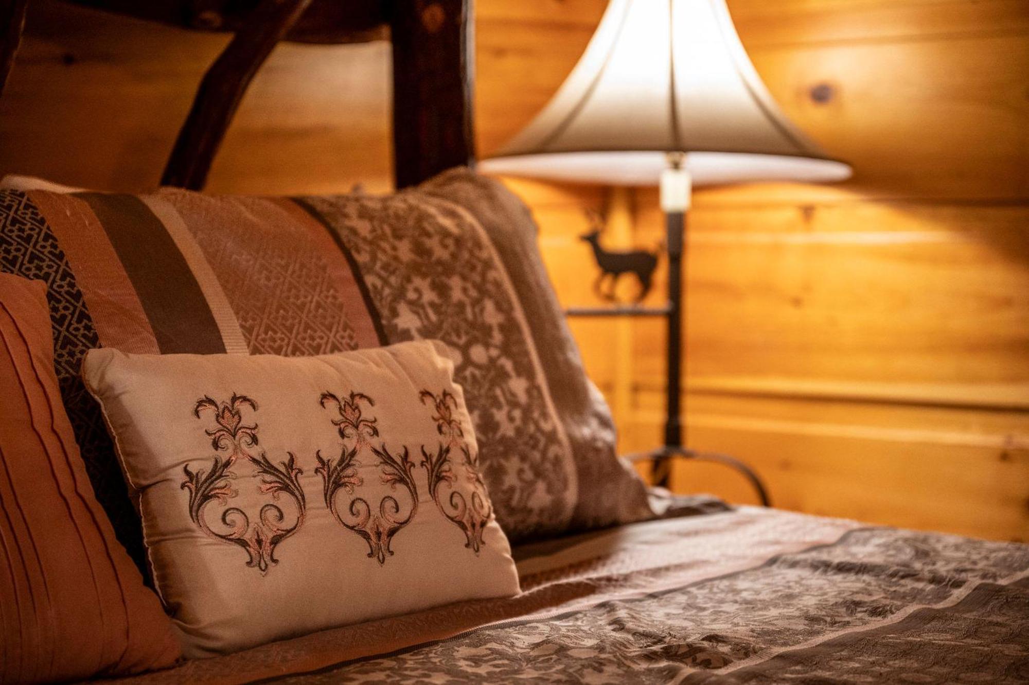 Take My Breath Away Holiday Home Гетлинбург Екстериор снимка