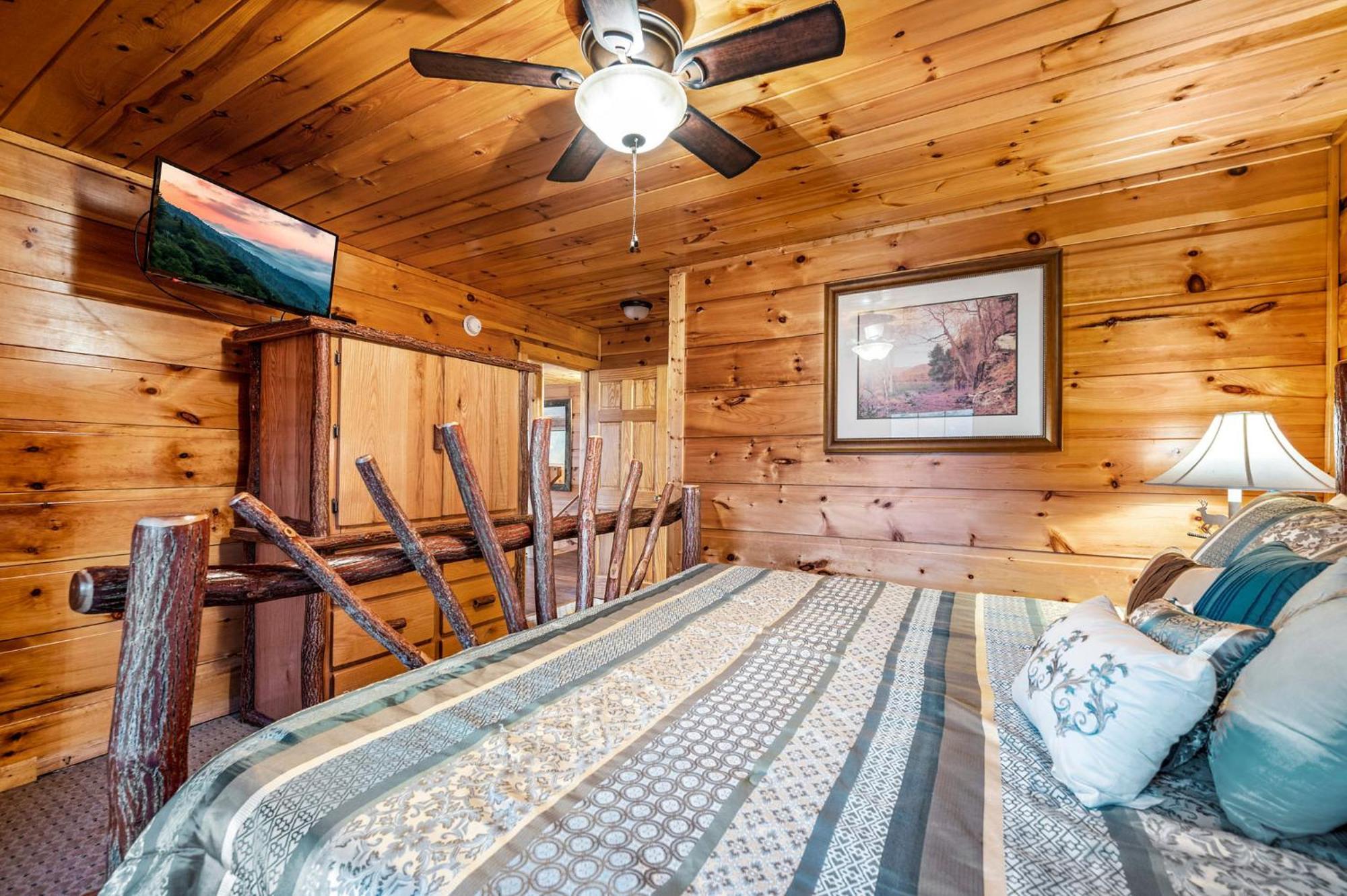 Take My Breath Away Holiday Home Гетлинбург Екстериор снимка