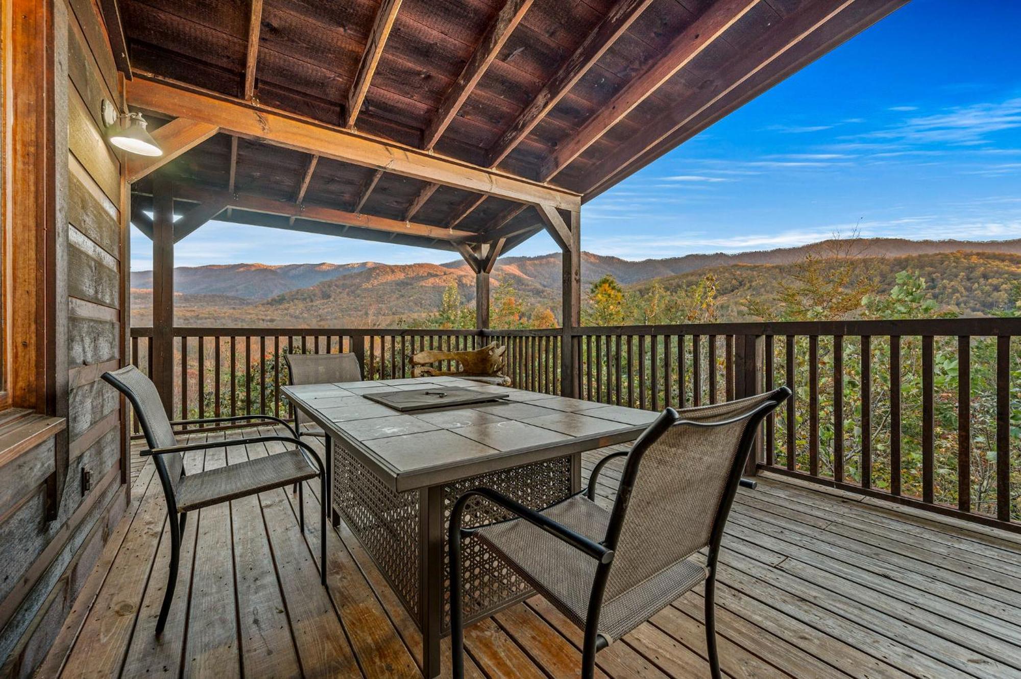 Take My Breath Away Holiday Home Гетлинбург Екстериор снимка